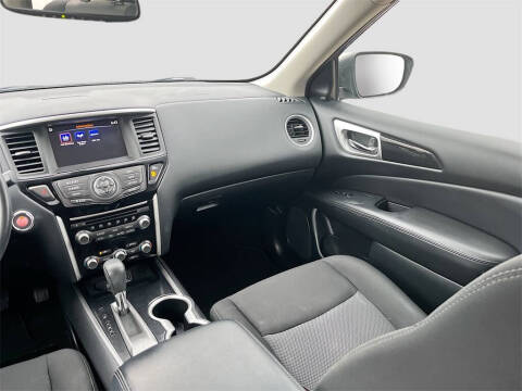 2020 Nissan Pathfinder SV