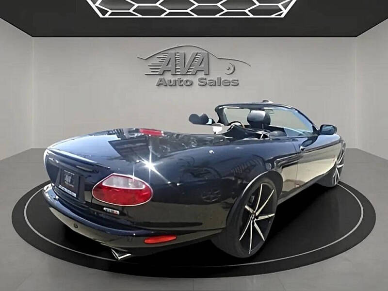2004 Jaguar XKR