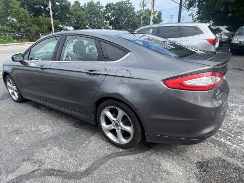 2013 Ford Fusion SE