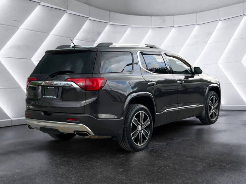 2017 GMC Acadia Denali
