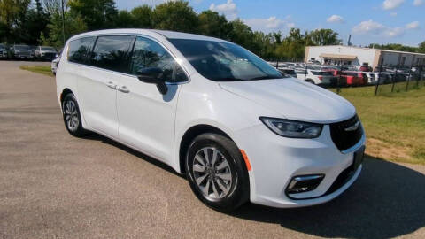 2024 Chrysler Pacifica Plug-In Hybrid Select