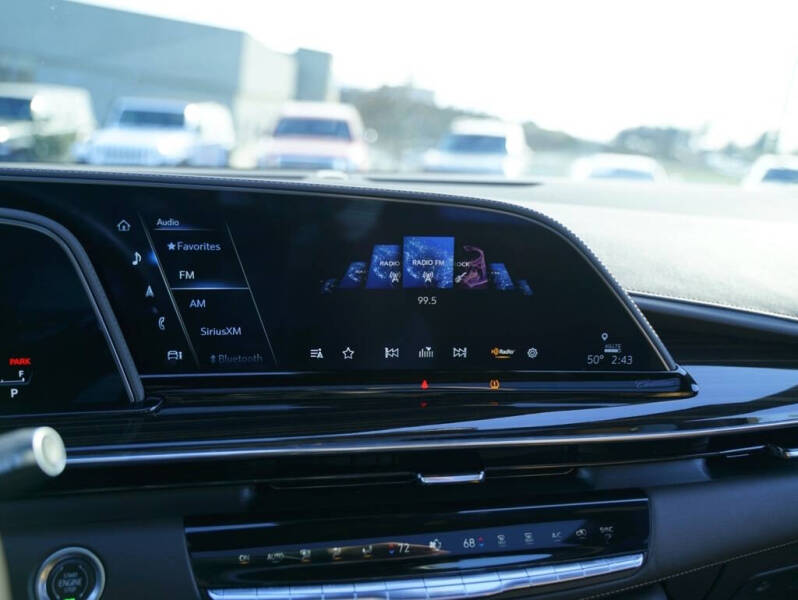 2022 Cadillac Escalade Premium Luxury