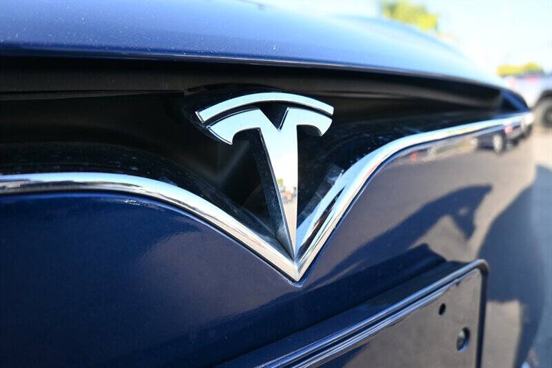 2017 Tesla Model S 75D