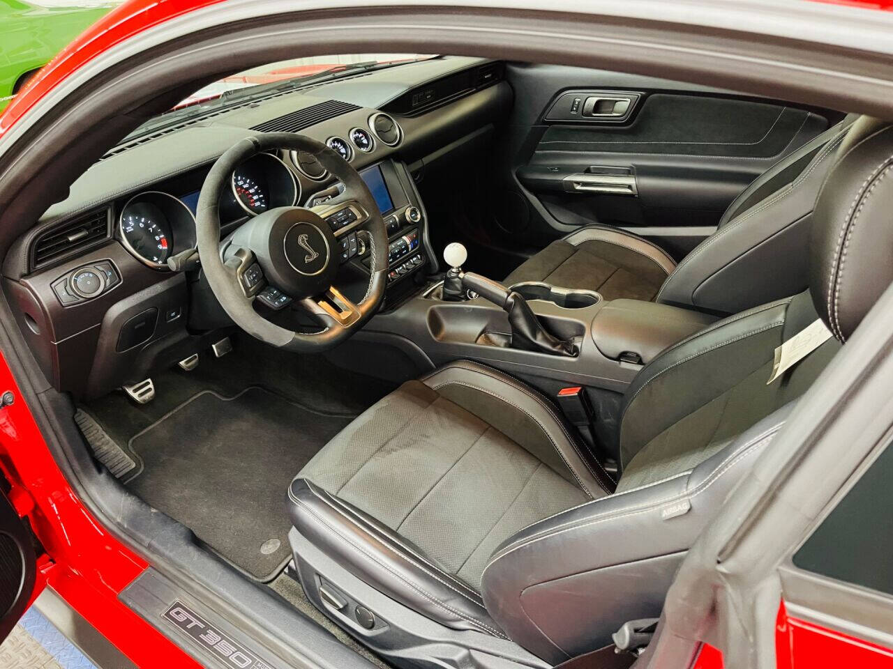 2016 Ford Mustang 17