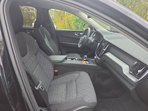 2023 Volvo XC60 B5 Core