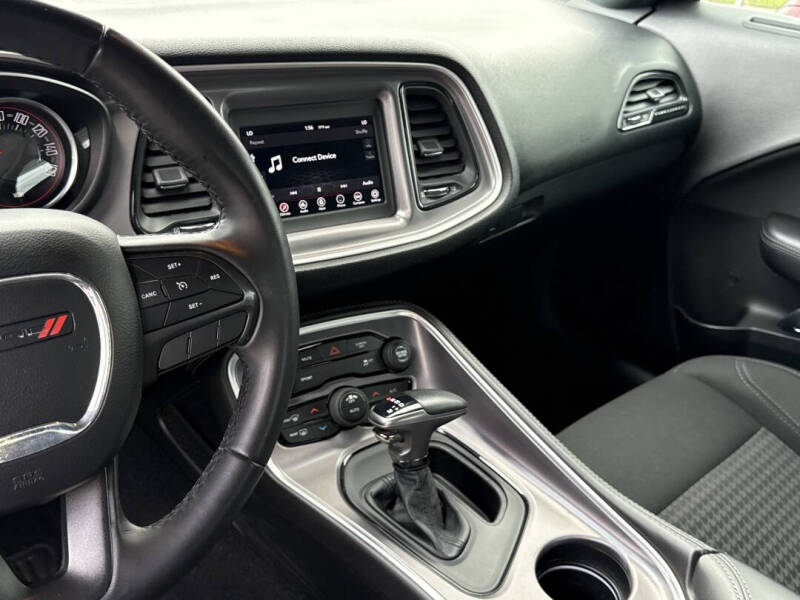 2019 Dodge Challenger SXT