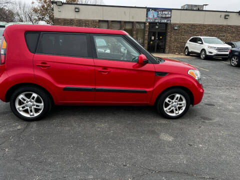 2011 Kia Soul +