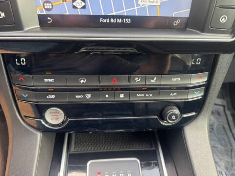 2017 Jaguar F-PACE 35t Prestige