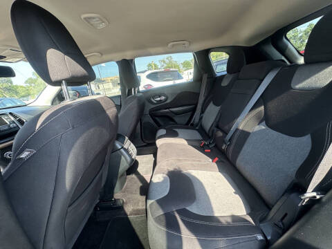 2016 Jeep Cherokee Sport