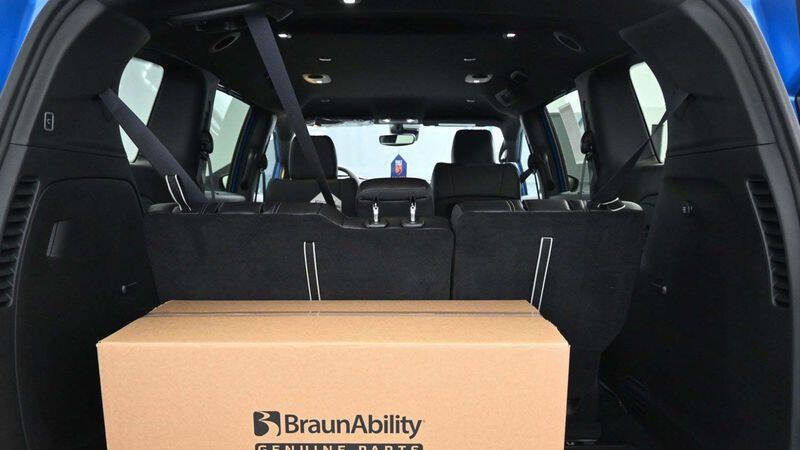 2026 Chrysler Pacifica Select