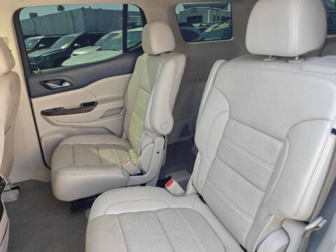 2023 GMC Acadia Denali
