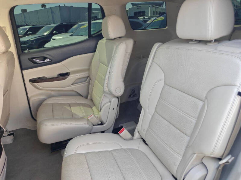 2023 GMC Acadia Denali