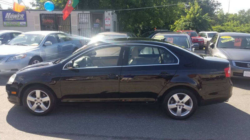 2008 Volkswagen Jetta for sale at Howe's Auto Sales in Lowell MA