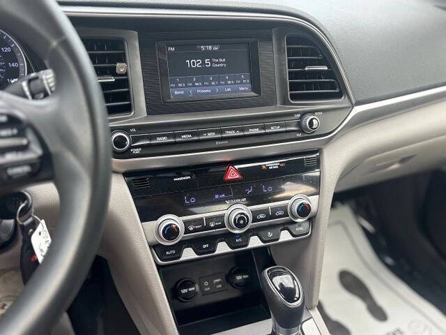 2020 Hyundai Elantra SE
