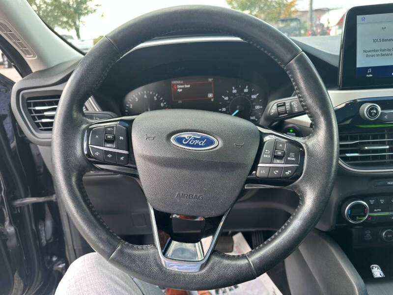 2021 Ford Escape SEL