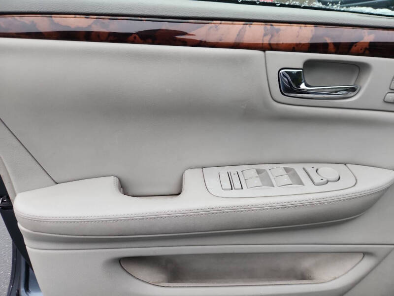 2011 Cadillac DTS Luxury Collection