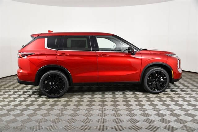 2026 Mitsubishi Outlander LE