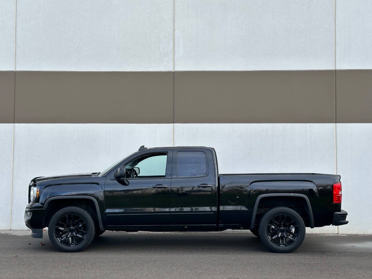 2018 GMC Sierra 1500 for sale at Phoenix Motor Co in Romulus, MI