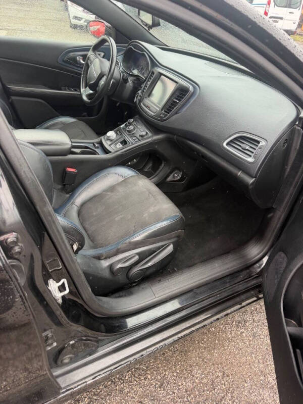 2015 Chrysler 200 S