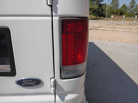 2003 Ford E-Series E-350 SD XLT