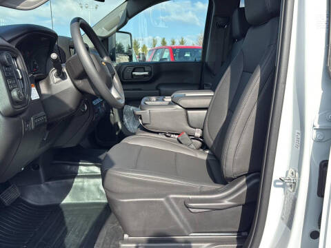 2026 Chevrolet Silverado 3500HD CC Work Truck