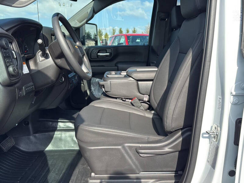 2026 Chevrolet Silverado 3500HD CC Work Truck