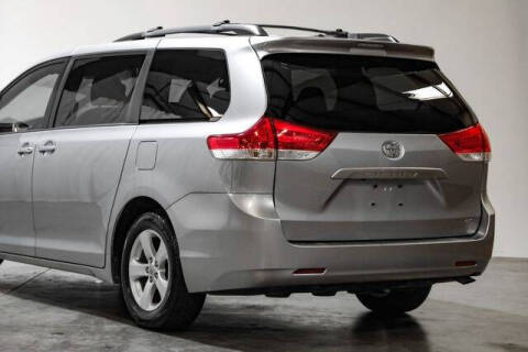 2012 Toyota Sienna LE 8-Passenger