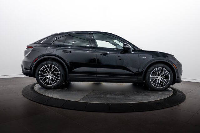 2026 Porsche Macan 4 Electric