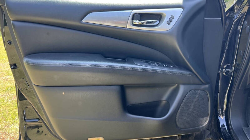 2019 Nissan Pathfinder SL