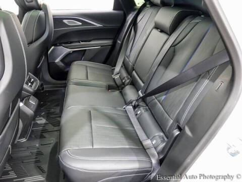 2025 Cadillac LYRIQ Luxury 2