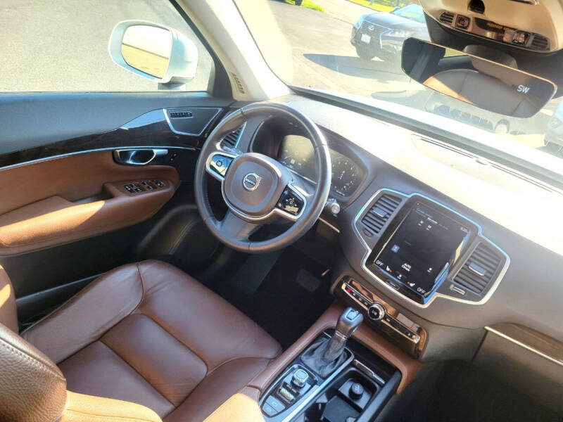 2019 Volvo XC90 T6 Momentum