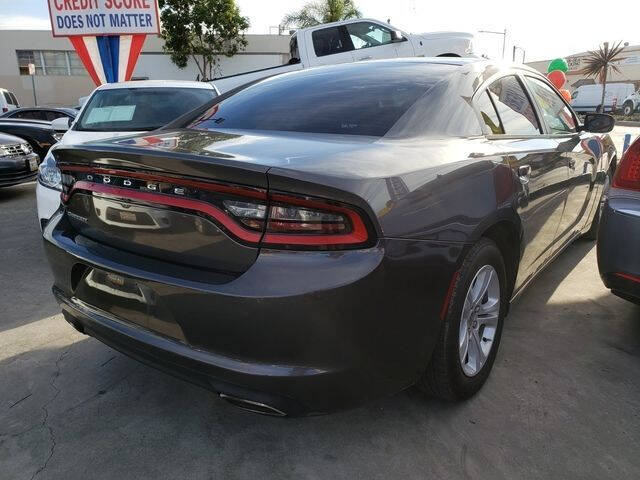 2016 Dodge Charger SE