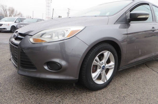 2014 Ford Focus SE photo 32