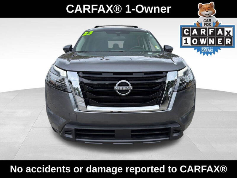 2023 Nissan Pathfinder SV