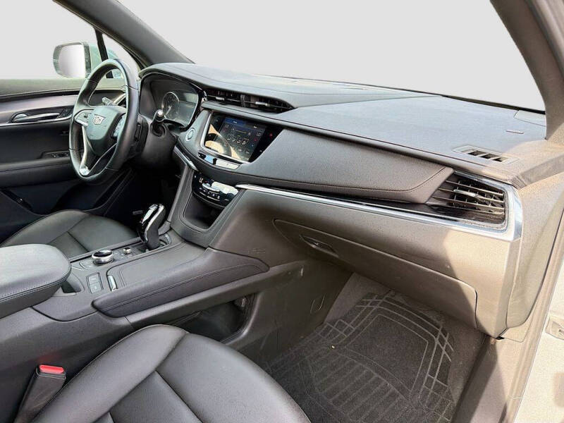 2024 Cadillac XT6 Luxury