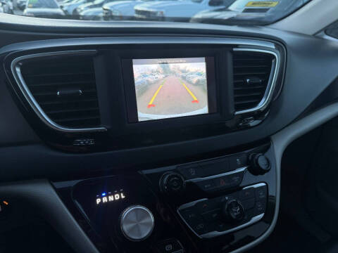 2021 Chrysler Voyager LXi