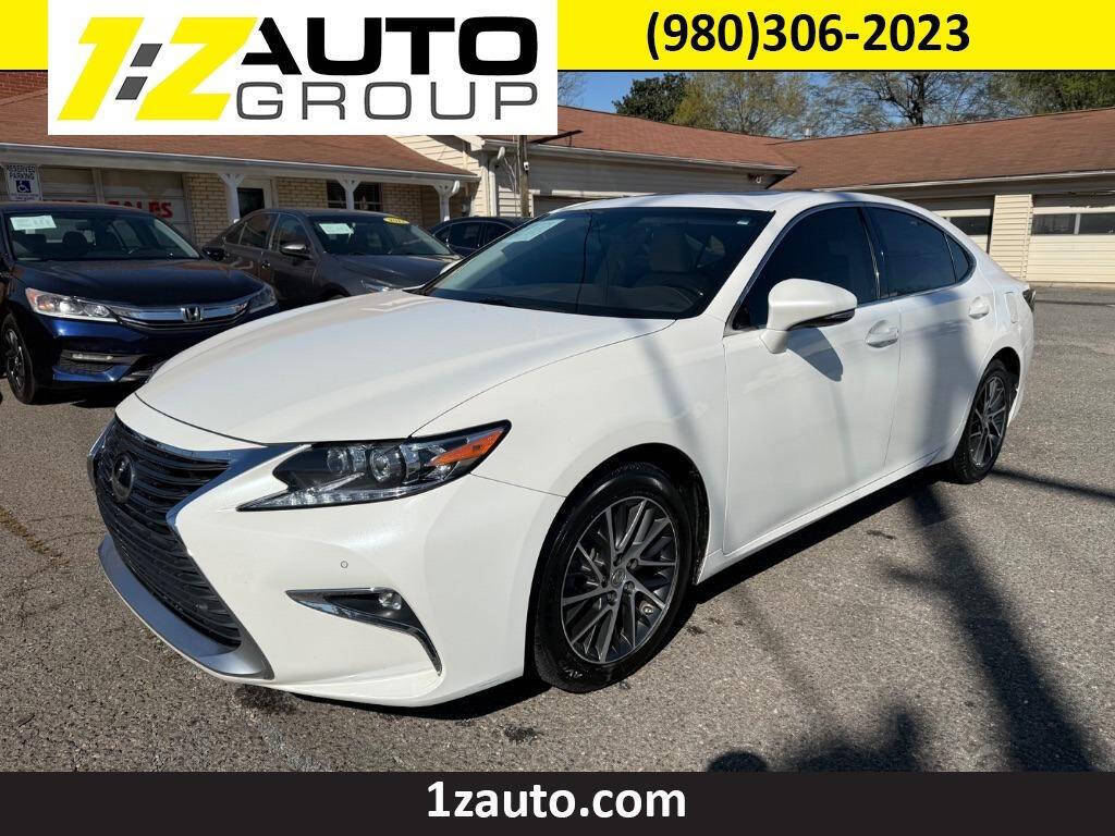 White 2017 Lexus ES 350 Base 4dr Sedan 1