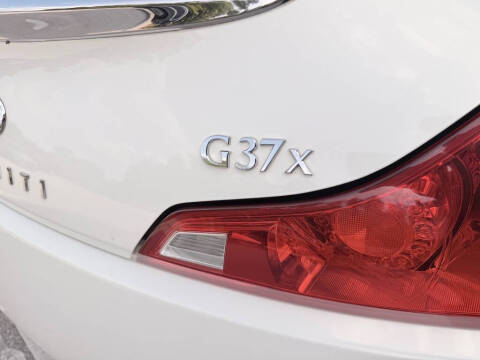 2011 Infiniti G37 Coupe x