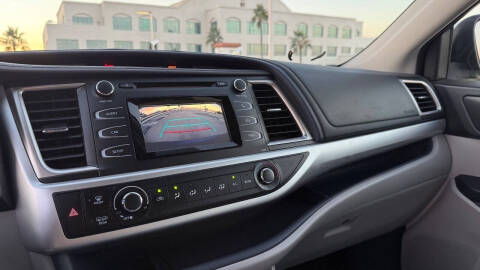 2018 Toyota Highlander LE