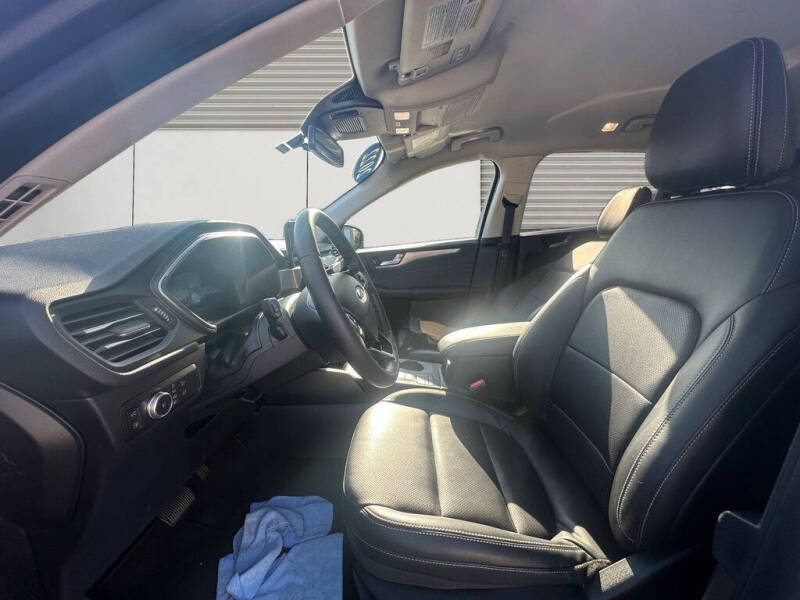 2022 Ford Escape Plug-In Hybrid Titanium