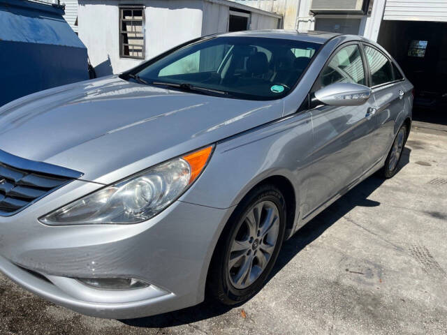 2013 Hyundai SONATA for sale at GBG MOTORS INC in Tampa, FL