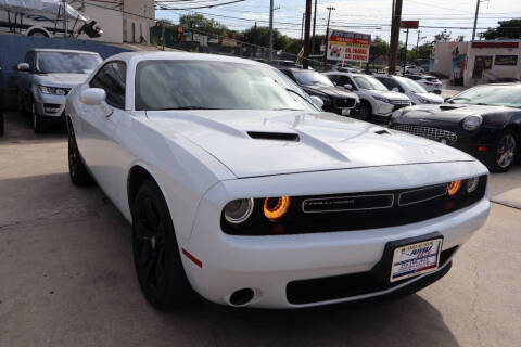 2016 Dodge Challenger SXT