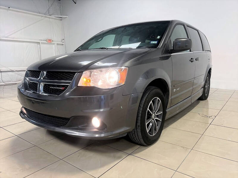 2017 Dodge Grand Caravan for sale at ROADSTERS AUTO in Houston TX