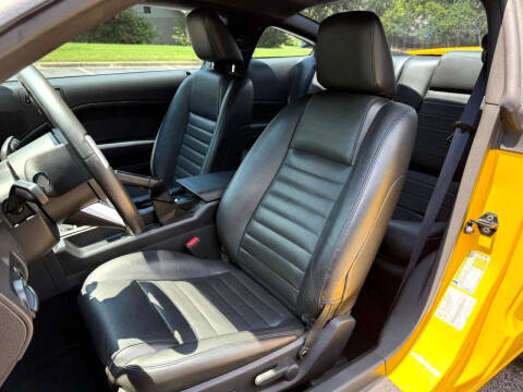 2006 Ford Mustang GT Deluxe