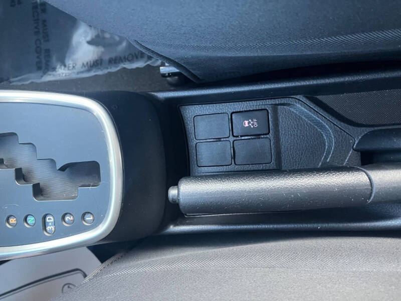 2017 Toyota Yaris 5-Door LE