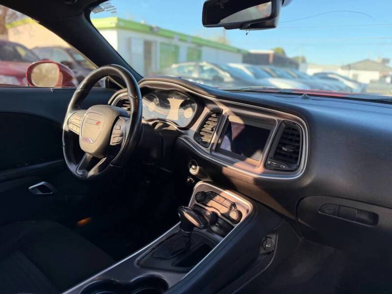 2021 Dodge Challenger SXT