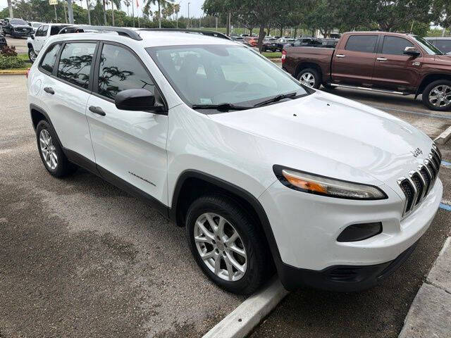 2016 Jeep Cherokee Sport