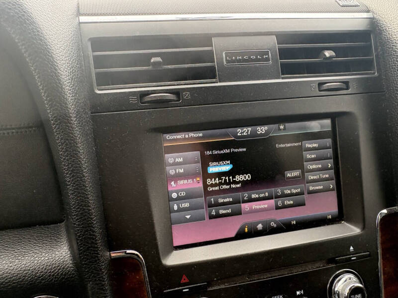 2015 Lincoln Navigator Base's photo