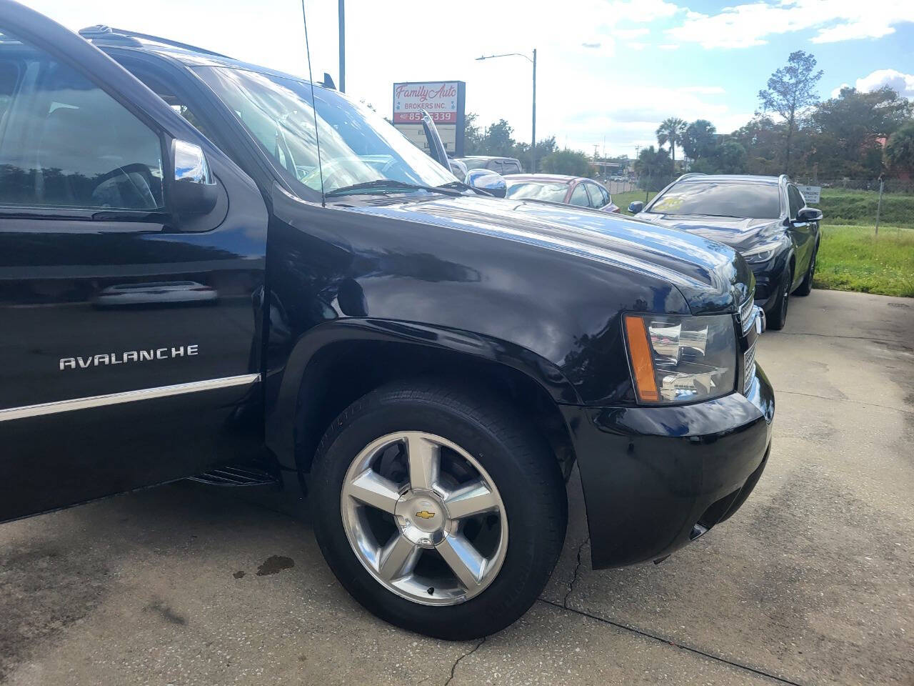 2012 Chevrolet Avalanche for sale at FAMILY AUTO BROKERS in Longwood, FL