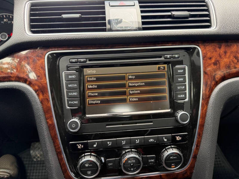 2012 Volkswagen Passat SEL PZEV